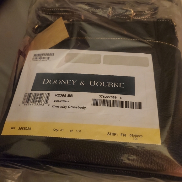 Dooney & Bourke Pebble Grain Everyday Crossbody Shoulder Bag large NWT - Picture 10 of 11